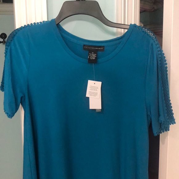 Blue top! - Picture 1 of 2